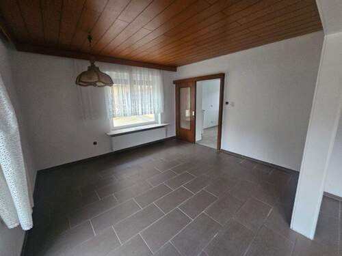 EG: Esszimmer - Einfamilienhaus mit 110,00 m&sup2; in Ottweiler zum Kaufen