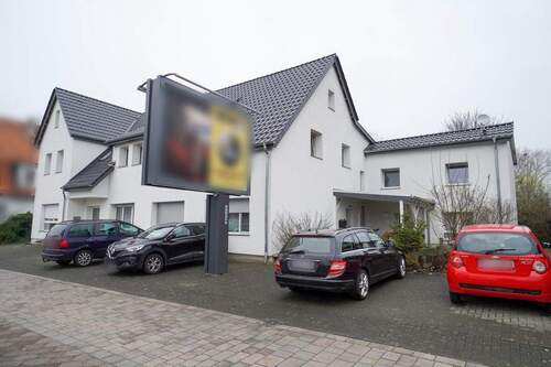 Gebäudeansicht - Sichern Sie sich im Kern von Salzkotten dieses Mehrparteienhaus mit 7 Wohneinheiten
