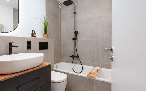 Bad - 3 Zimmer Etagenwohnung in München