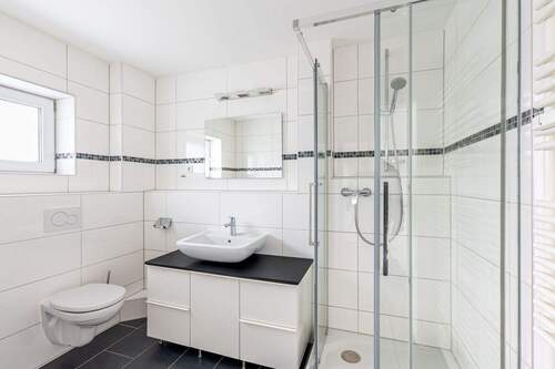 Badezimmer - 2 Zimmer Etagenwohnung zum Kaufen in Gerlingen