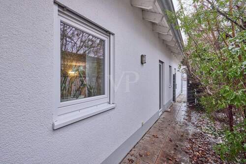 Seitenansicht mit Zugang - 