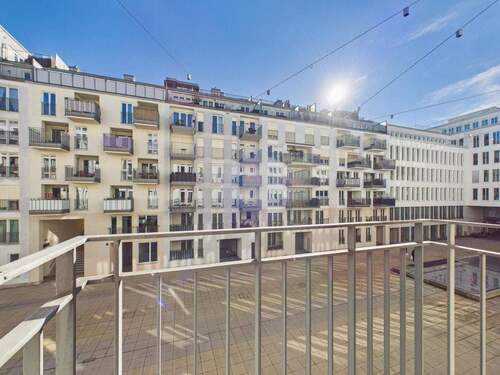 Balkonaussicht - 2 Zimmer Etagenwohnung in München