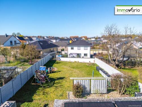 Luftaufnahme - 7 Zimmer Doppelhaushälfte zum Kaufen in Niederndodeleben