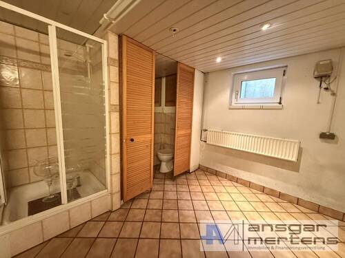 Nutzkeller mit Dusche & WC - 