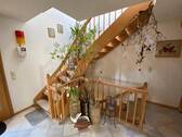 Massivholztreppe - 6 Zimmer Doppelhaushälfte zum Kaufen in Schäftlarn