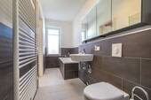 Bad en suite Wanne & Dusche - 
