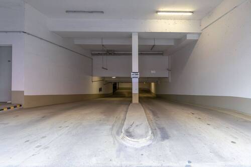 Tiefgaragenzufahrt - 