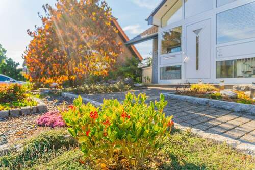 Vorgarten - 7 Zimmer Einfamilienhaus in Hückelhoven