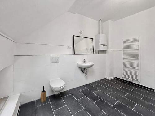 Badezimmer - 3 Zimmer Etagenwohnung zur Miete in Wuppertal