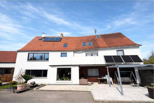 Hausansicht - 6 Zimmer Etagenwohnung zur Miete in Fischach