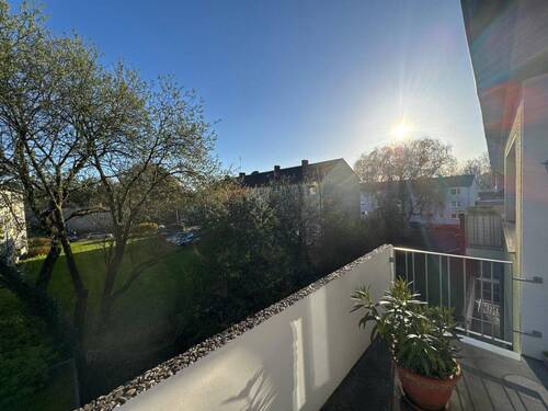 Abendstimmung auf dem Balkom - Schöne Wohnung in MülheimGrenze Essen abzugeben