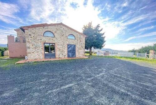 Bild 3 - 6 Zimmer Mehrfamilienhaus, Wohnhaus in Santa Luce