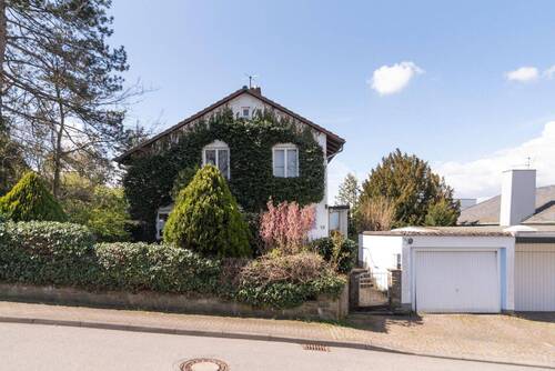 Frontansicht - Einfamilienhaus in Bestlage - 1.290.000,00 EUR Kaufpreis, ca.  205,00 m² Wohnfläche