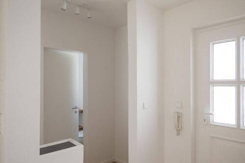 Eingang_Garderobe - 