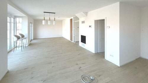 Wohnzimmer mit Kaminansicht - 