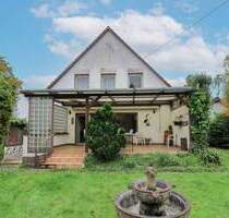 Großes, ruhig gelegenes Einfamilienhaus mit traumhaftem Garten in Köln-Auweiler