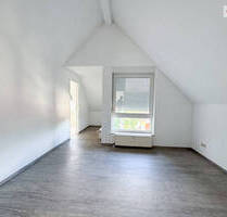 2-Raum mit Balkon, Tiefgarage und Stellplatz! - Glauchau