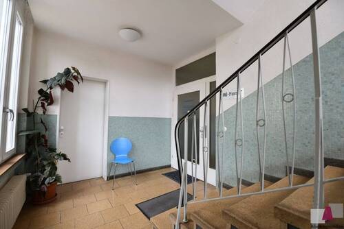 Treppenhaus Eingang EG - 1 Zimmer Mehrfamilienhaus, Wohnhaus in Weil am Rhein