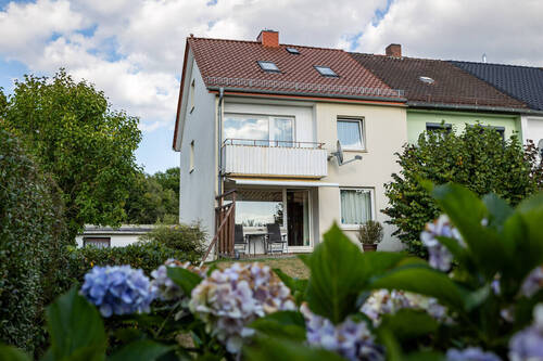 Rückseite - *** PERFEKT für FAMILIEN - REH mit GARAGE ***
