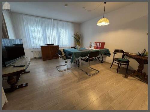 Wohnzimmer - 2 Zimmer Etagenwohnung zum Kaufen in Kirchheim unter Teck