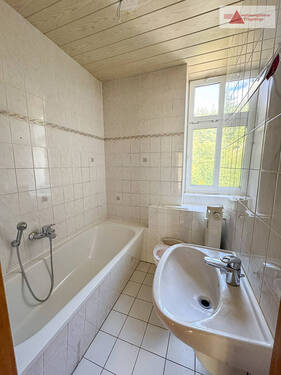 Badezimmer - Etagenwohnung mit 45,90 m&sup2; in Aue zur Miete