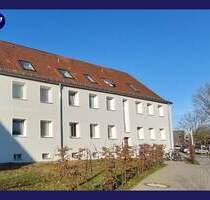 Helle, moderne 3 Zimmer-Wohnung mit Einbauküche + Tageslichtbad mit Wanne + Balkon - Wedel