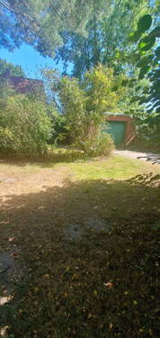 Garten / Garage - 1 Zimmer Bauernhaus, Landhaus in Quelkhorn