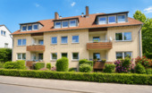 Hausansicht - ***Ruhig gelegene Dachgeschoss-Wohnung in gepflegtem Umfeld***