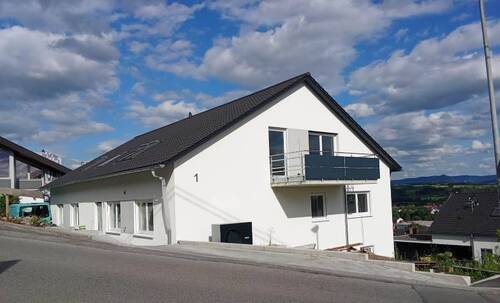 Aussenansicht - Neubau, gemütliche Dachgeschoßwohnung, wohnen in ruhiger Aussichtslage