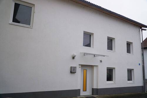 Hauseingang - 5 Zimmer Einfamilienhaus in Eichendorf