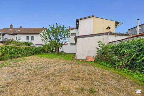 Garten und Hausansicht - 
