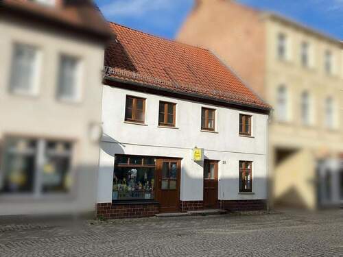 Frontansicht - 6 Zimmer Einfamilienhaus zum Kaufen in Stavenhagen