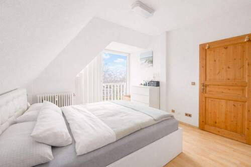 Ruhiges Schlafzimmer - Etagenwohnung mit 98,80 m&sup2; in Berlin zum Kaufen