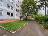 Außenbereich.jpg - Familienfreundliche 4-Zimmer-Wohnung in Zwickau-Neuplanitz