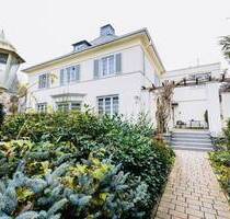 Altbau-Charme trifft modernen Komfort - 5 Zimmer, 140 m², Garten & Licht | Bad Homburg-Kirdorf
