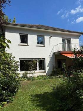 Gartenansicht - 6 Zimmer Einfamilienhaus in Darmstadt