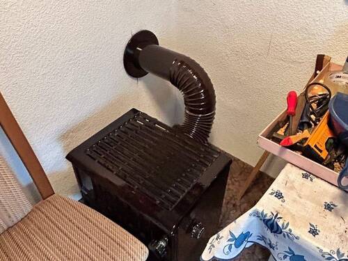 Hobbyzimmer mit Ofenanschluss - 