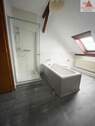 Bad - 5 Zimmer Etagenwohnung in Lauter-Bernsbach OT Oberpfannenstiel