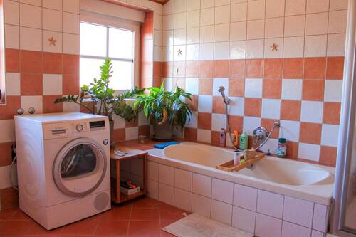 Dusche & Badewanne im 1. OG - 