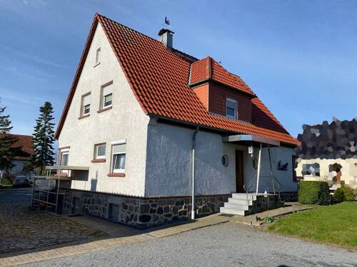 Hofansicht, Hauseingang - 7 Zimmer Einfamilienhaus in Penzlin