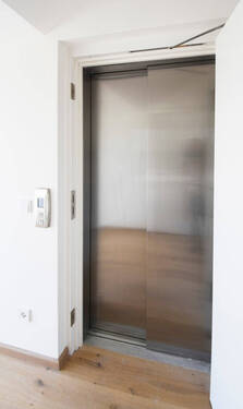 Aufzug in die Wohnung - 