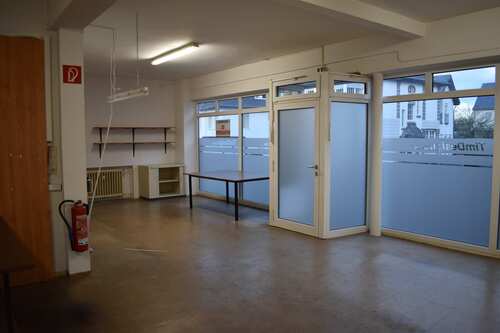 Laden-/Ausstellungsfläche - 
