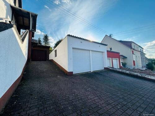 Garagen Nr. 2 und 3 - Doppelhaushälfte mit 207,00 m² in Püttlingen / Ritterstraße zum Kaufen