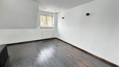 Bild 3 - 8 Zimmer Einfamilienhaus in Markt Taschendorf Umgebung