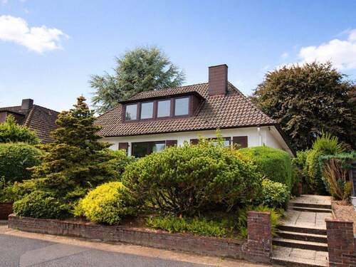 Blick auf das Haus - 5 Zimmer Einfamilienhaus zum Kaufen in Großhansdorf