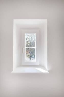 Detailansicht Fenster - 2 Zimmer Etagenwohnung zum Kaufen in Berlin-Charlottenburg