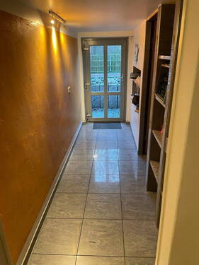 Eingangsbereich Keller (neu) - 7 Zimmer Mehrfamilienhaus, Wohnhaus in Flensburg