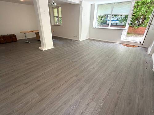 Geräumiger Wohnbereich mit Terassenzugang.jpeg - Etagenwohnung mit 105,00 m&sup2; in Berlin zur Miete