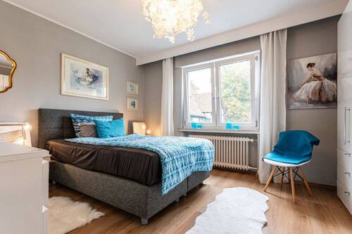 Zimmer -Blick in den Garten EG - 