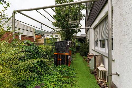 Weg zum Garten - 